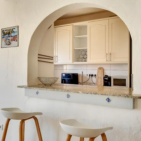 Casa Finnia By Aldertons Holiday home *