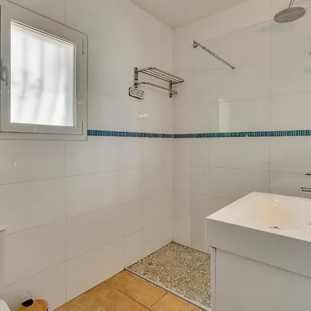 Casa Finnia By Aldertons Holiday home *